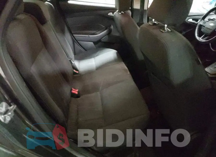 1FADP3F22HL317818 Photo# 10