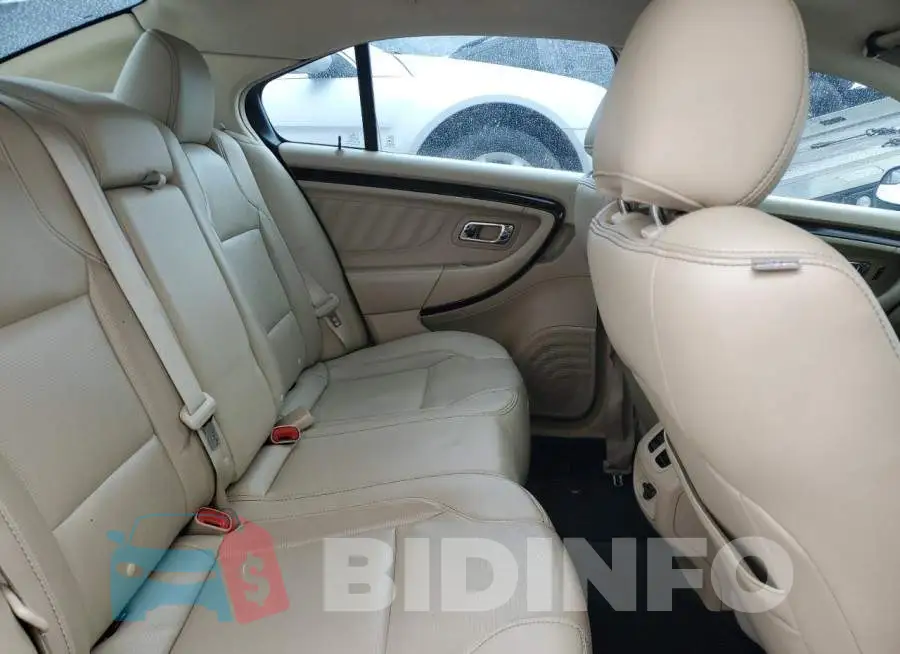 1FAHP2F83FG171242 Photo# 10