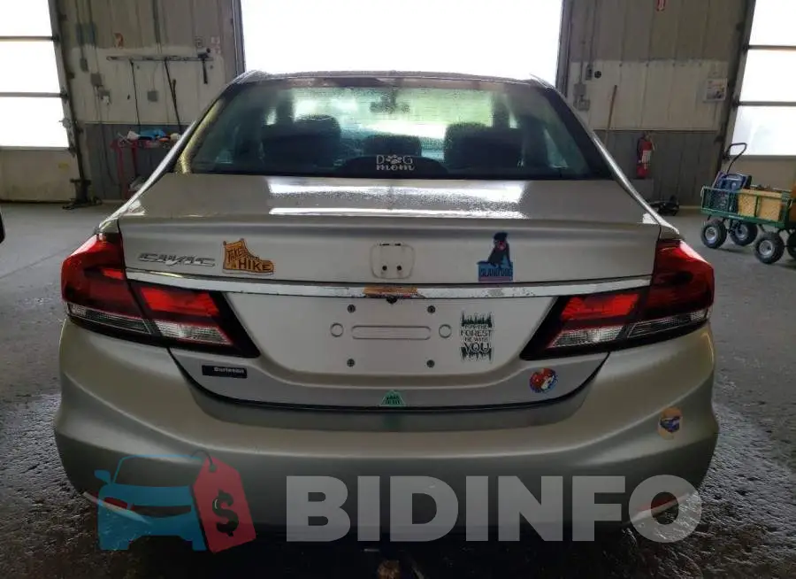 19XFB2F82FE027052 Photo# 6