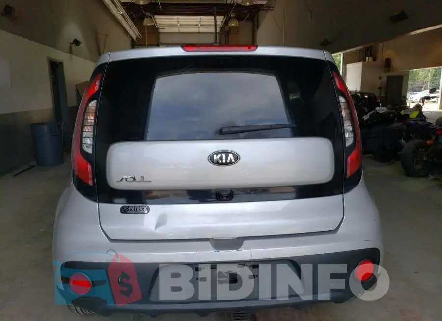 KNDJN2A2XJ7561994 Photo# 6