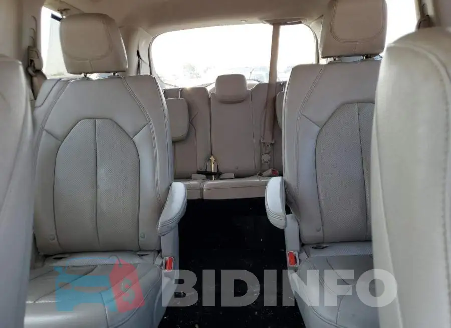 2C4RC1EG6HR579748 Photo# 10