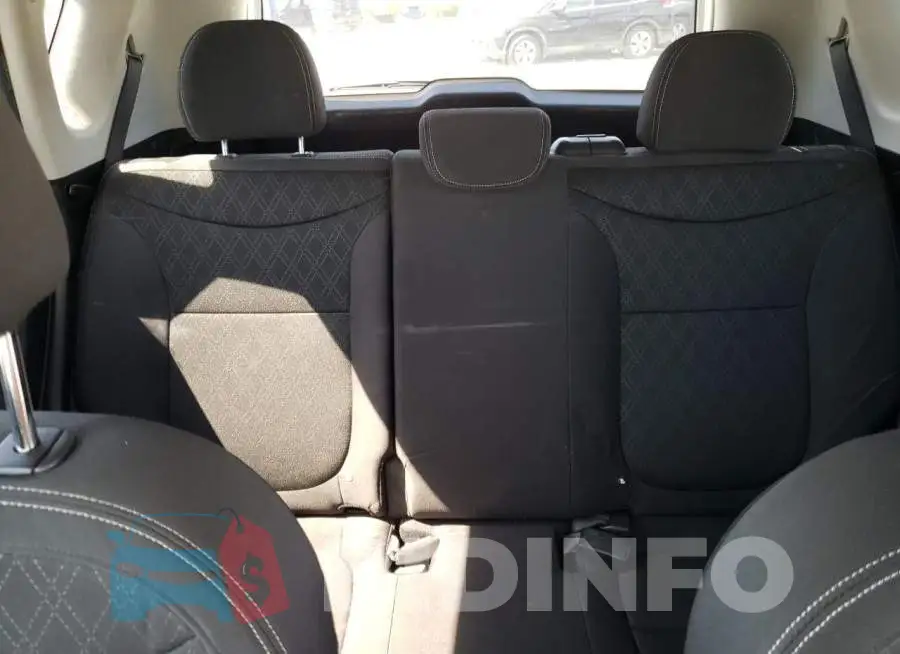 KNDJN2A2XE7096574 Photo# 10