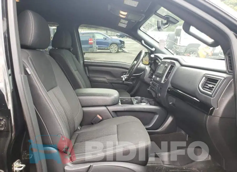 1N6AA1E58JN540127 Photo# 5