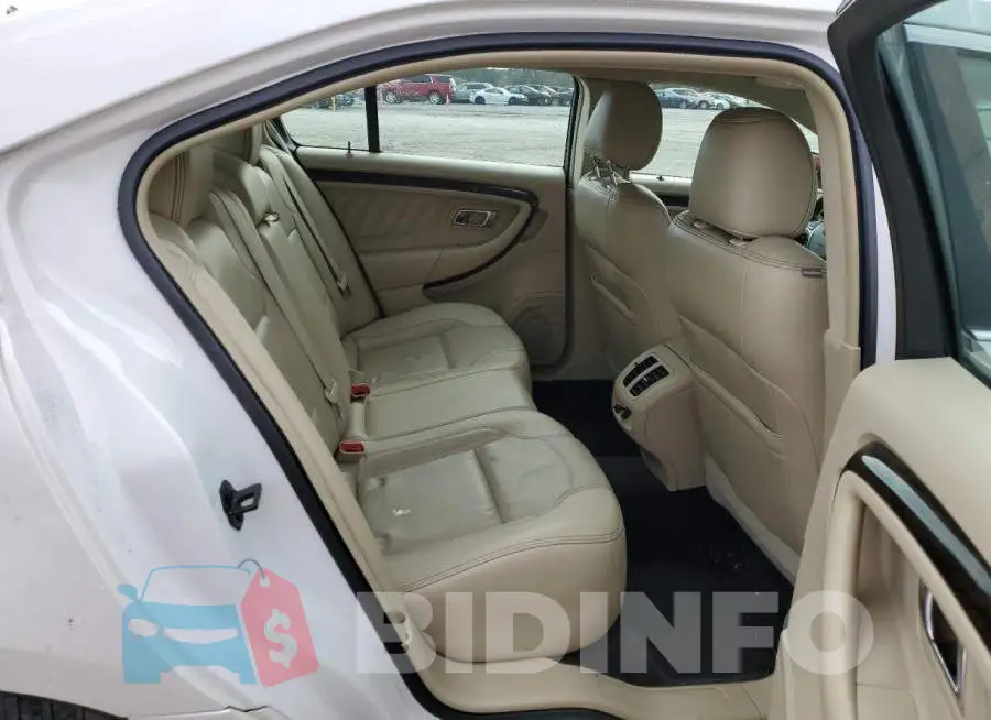 1FAHP2F82FG168431 Photo# 10