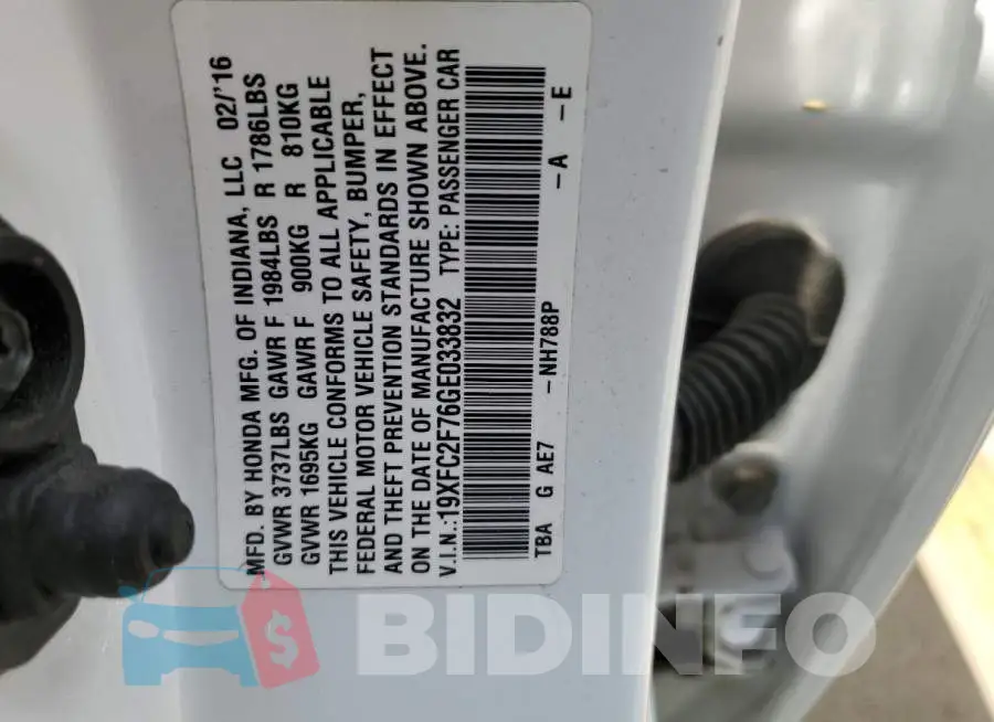 19XFC2F76GE033832 Photo# 13