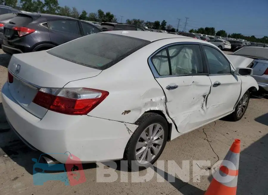 1HGCR2F88FA007245 Photo# 3