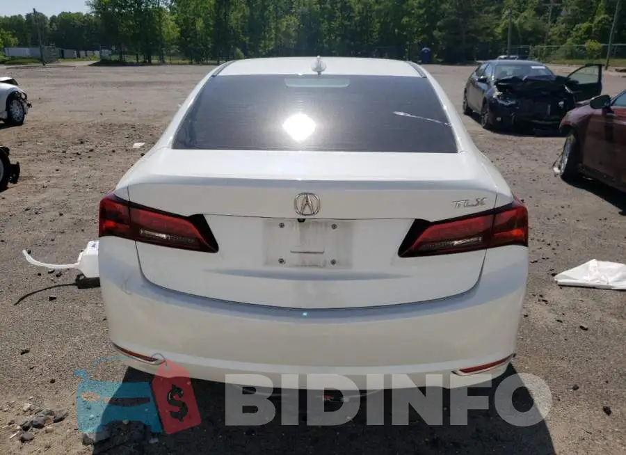 19UUB2F54FA016152 Photo# 6