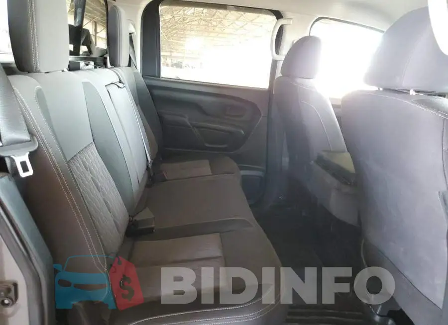 1N6AA1EC9NN100180 Photo# 10
