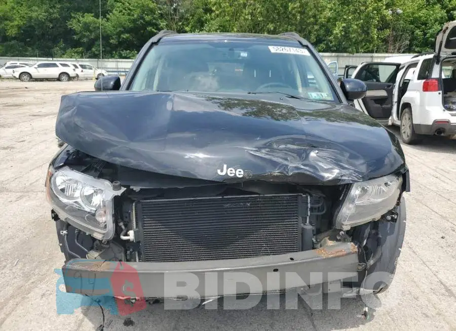 1C4NJDEB8FD117573 Photo# 5