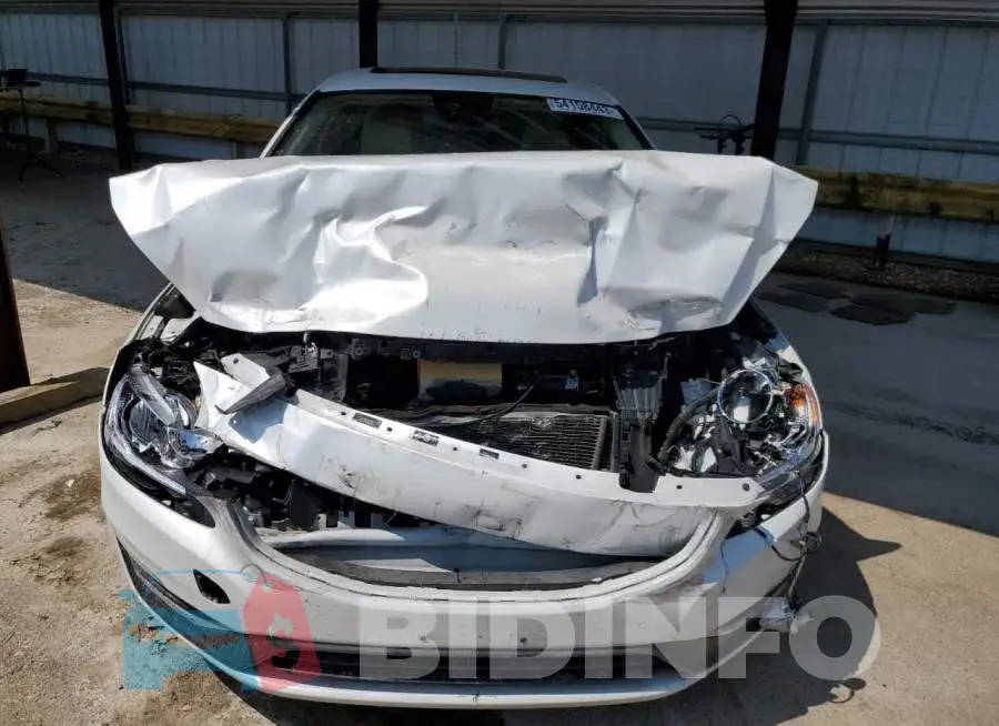 YV1612TB9F1309687 Photo# 5