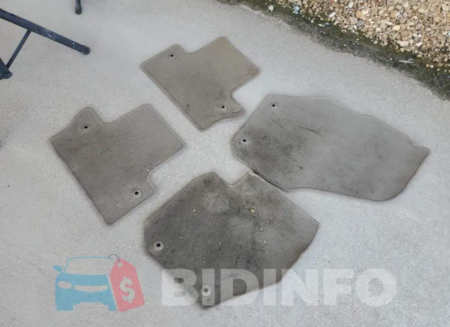 YV1612TB9F1309687 Photo# 12