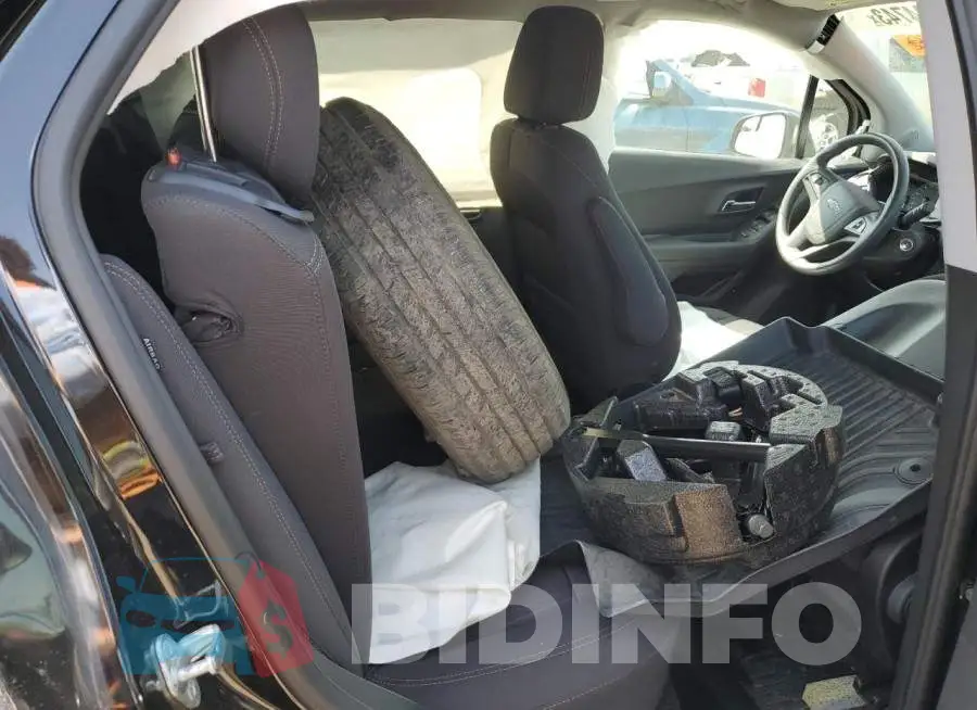 3GNCJLSB2KL361043 Photo# 10