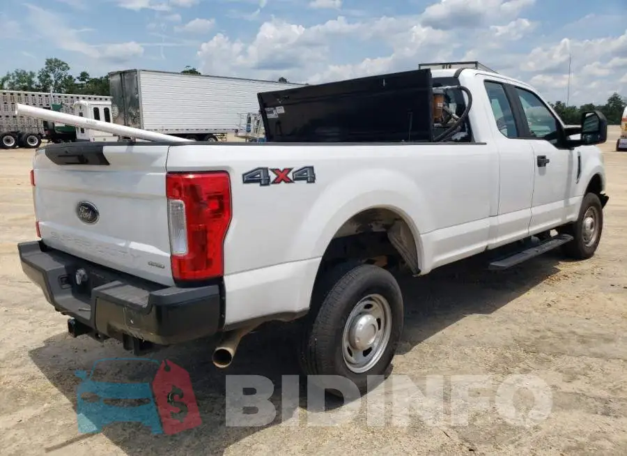 1FT8X3B63JEB73808 Photo# 3