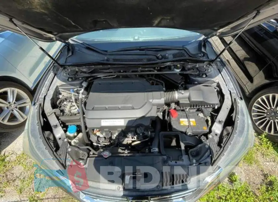 1HGCR3F83FA025402 Photo# 7