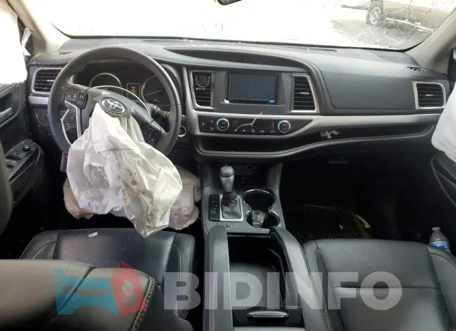 5TDJKRFH3GS328004 Photo# 8