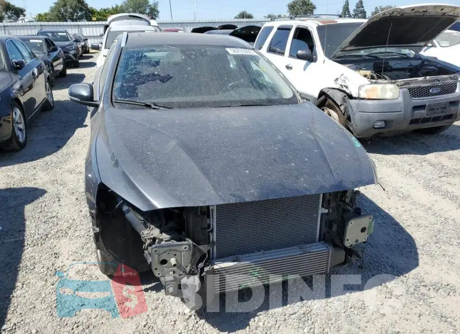 YV140MEK2G1314332 Photo# 5