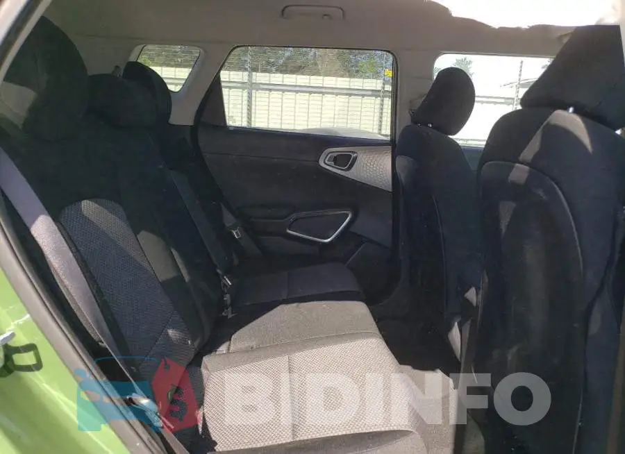 KNDJ23AU8L7041876 Photo# 11