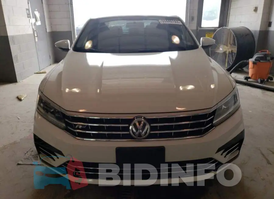 1VWDT7A3XHC042841 Photo# 5