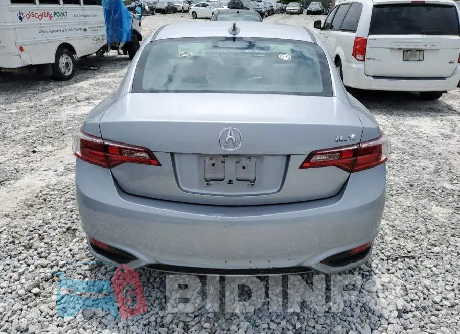 19UDE2F35JA001769 Photo# 6