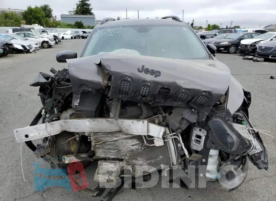 1C4PJLCB4JD587792 Photo# 5