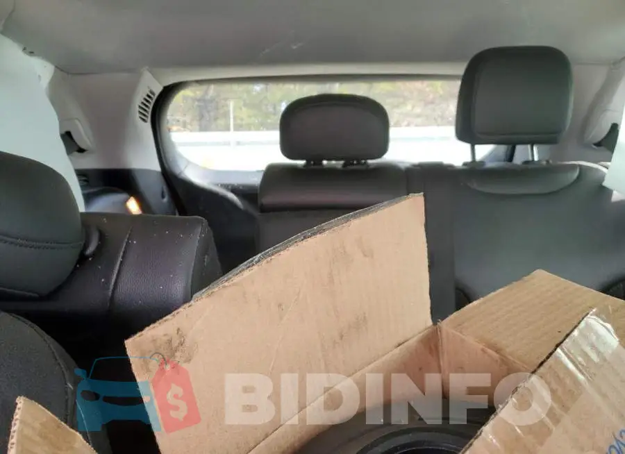 3C4NJDDB9LT171813 Photo# 10