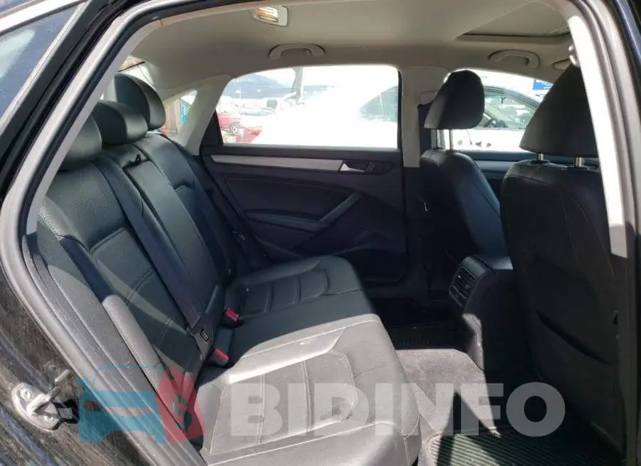 1VWBN7A3XEC022988 Photo# 10