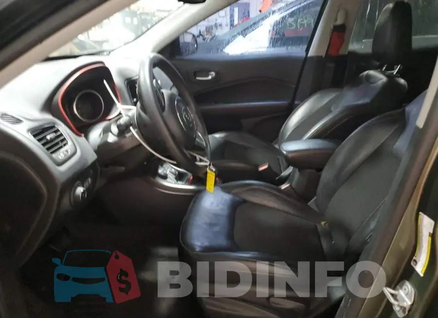 3C4NJDDB5JT179971 Photo# 7
