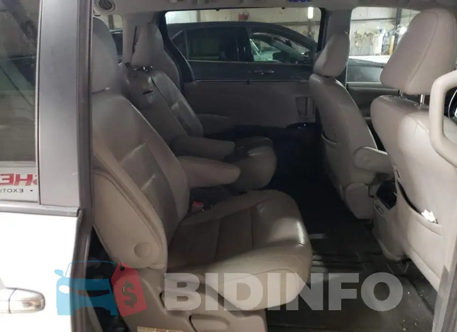 5TDYK3DCXFS680918 Photo# 10