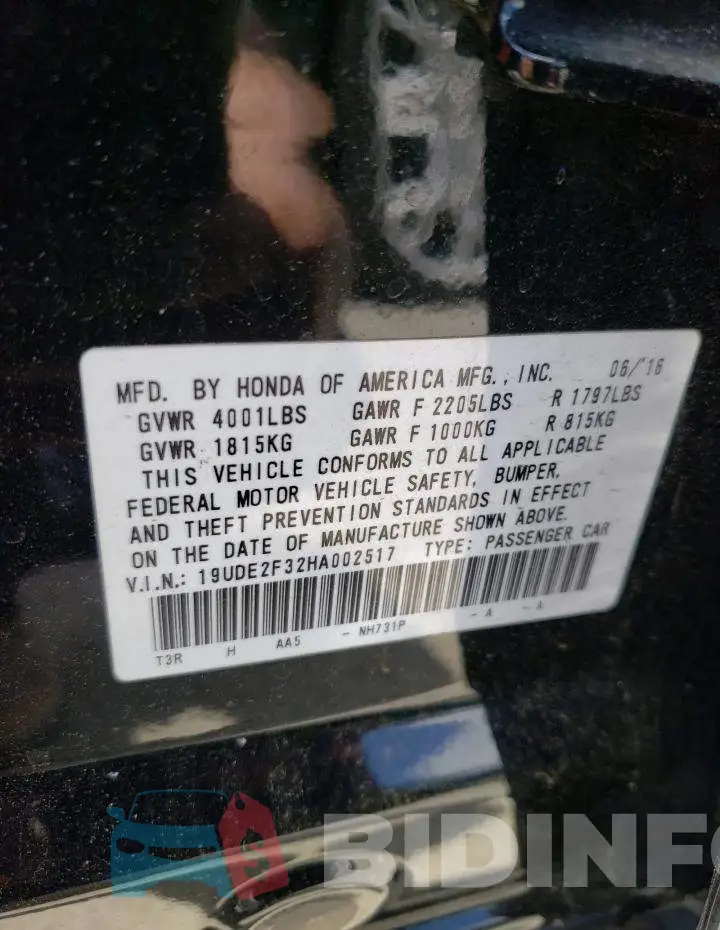 19UDE2F32HA002517 Photo# 13