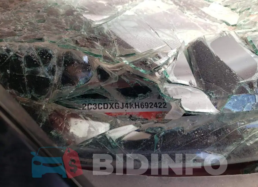 2C3CDXGJ4KH692422 Photo# 13
