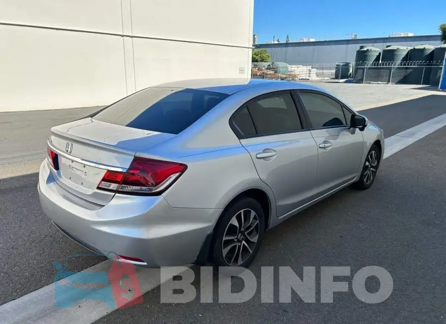 19XFB2F82EE083023 Photo# 4