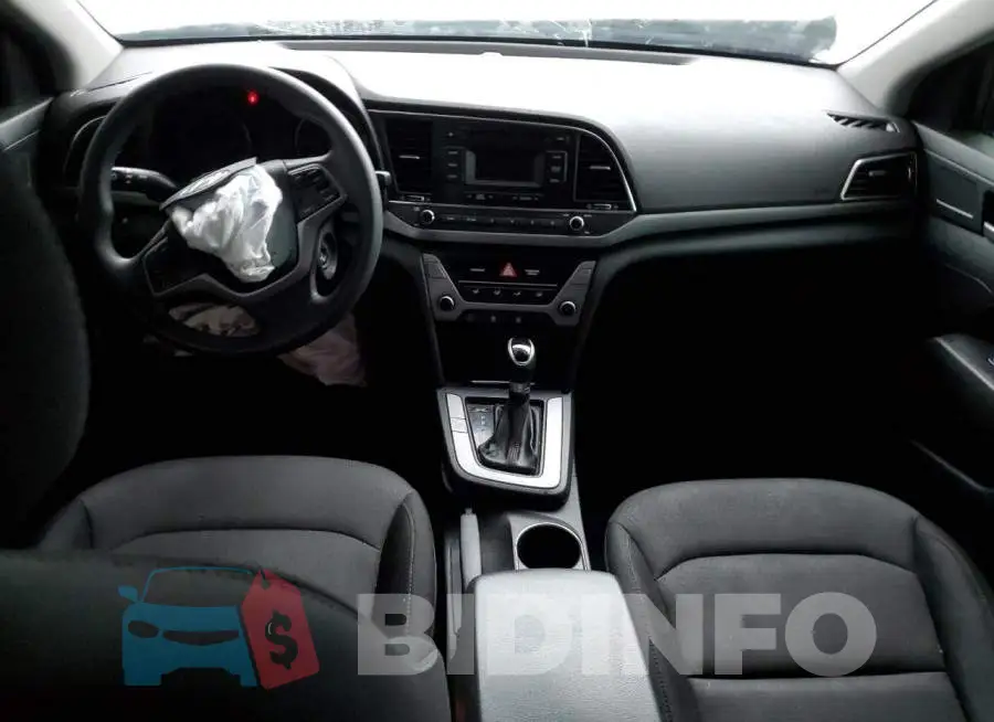 5NPD74LF1JH303748 Photo# 8