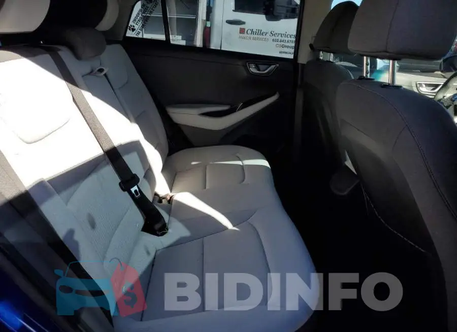 KMHC85LC4NU283300 Photo# 10