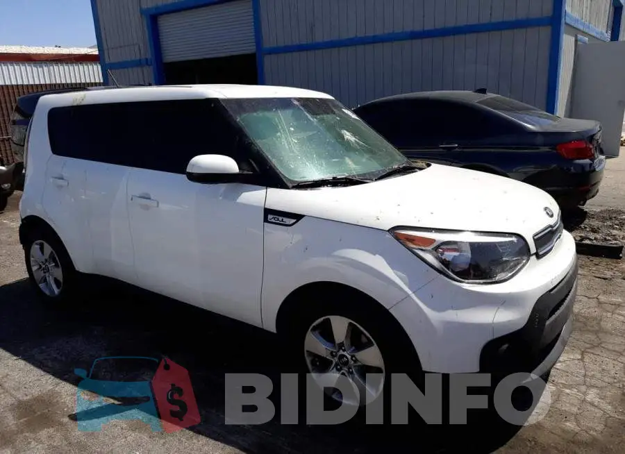 KNDJN2A26J7547283 Photo# 4
