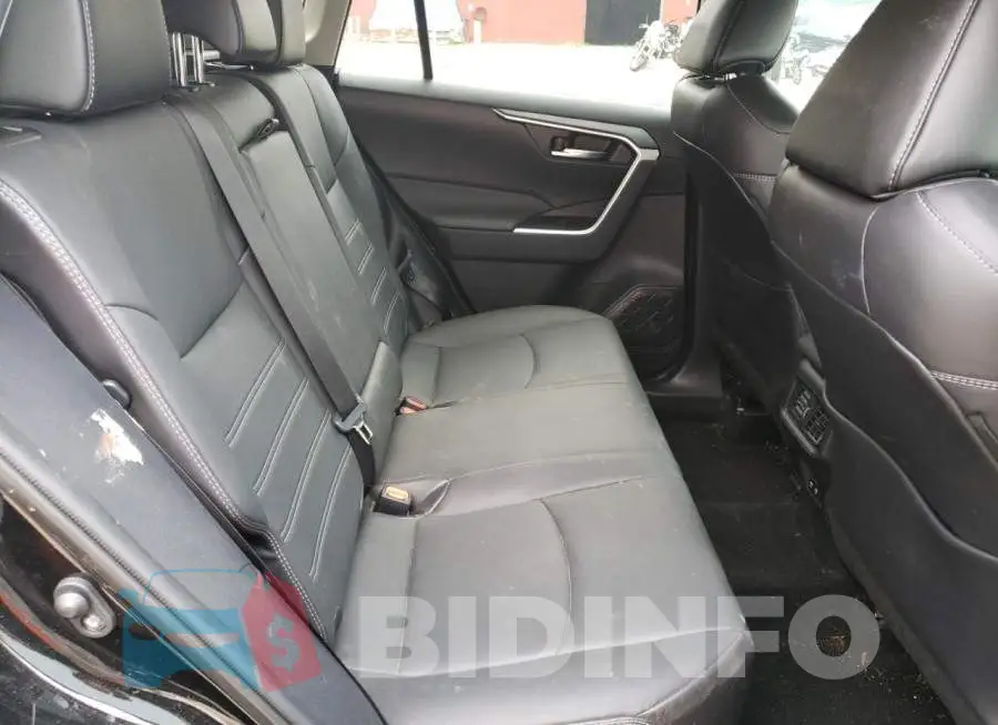 2T3A1RFV2MC217027 Photo# 11