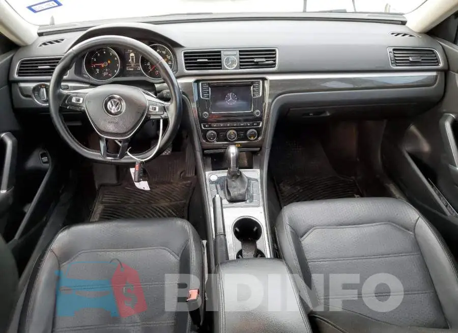 1VWBS7A37GC016898 Photo# 8