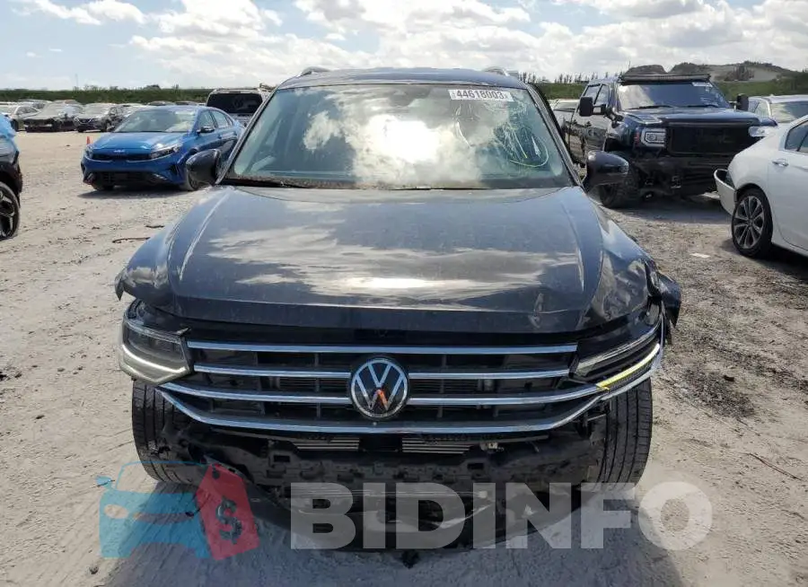 3VV3B7AX6NM021548 Photo# 5