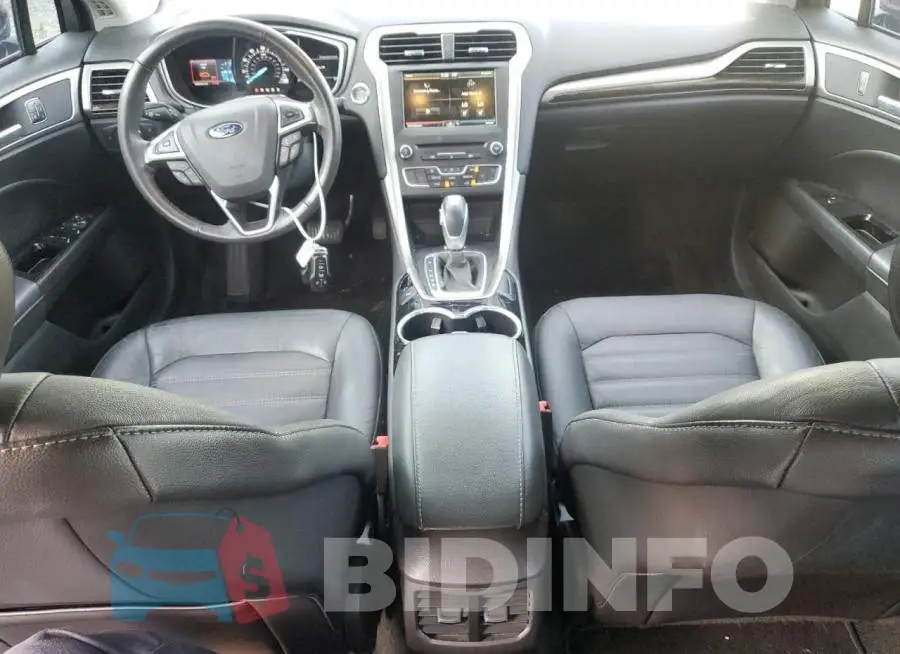 3FA6P0HD1GR102047 Photo# 8