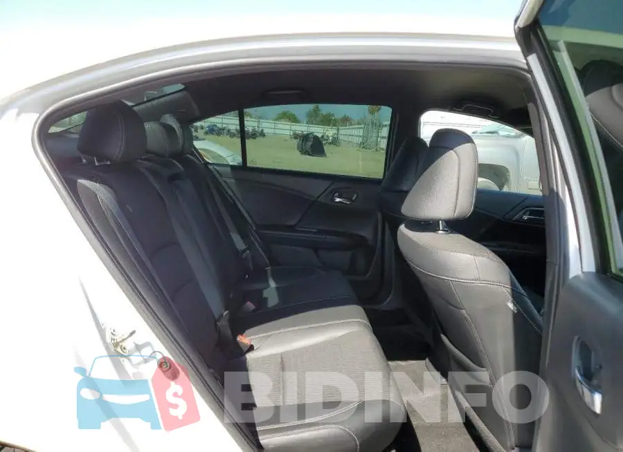 1HGCR2F50GA149208 Photo# 10