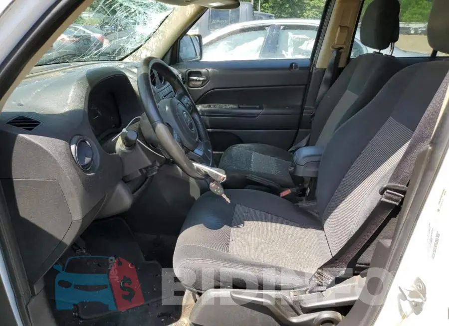 1C4NJRFB9ED852069 Photo# 7