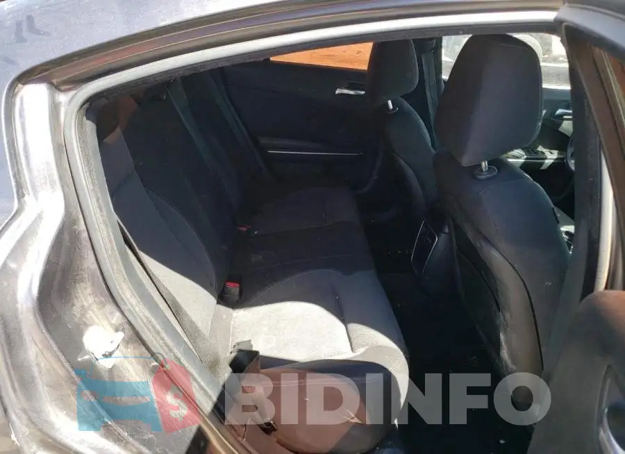 2C3CDXBGXFH799282 Photo# 10