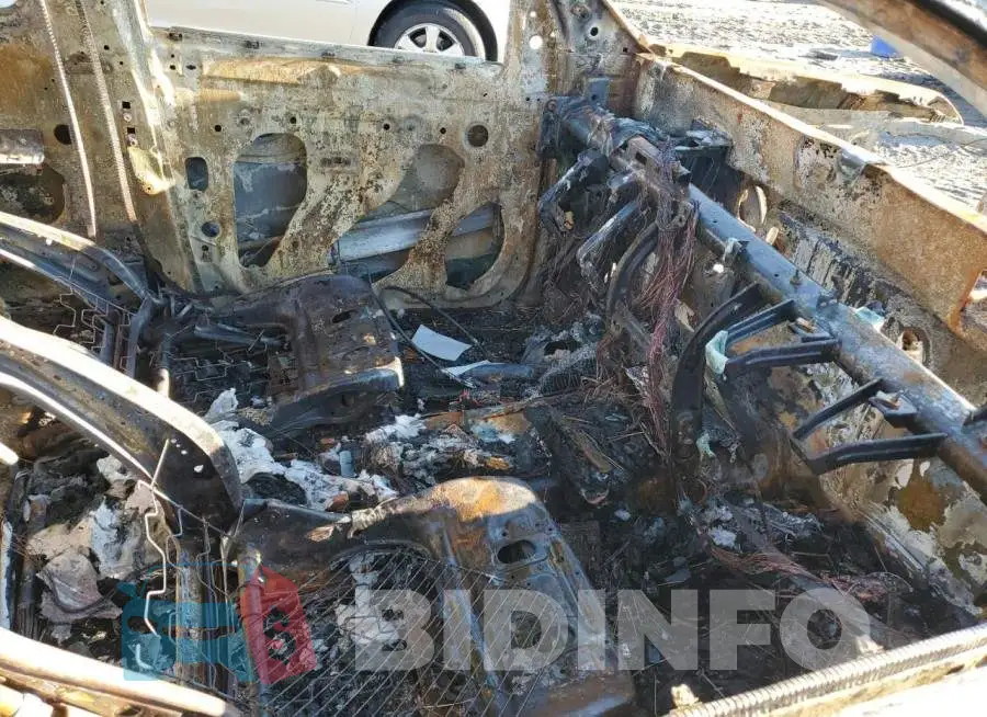 1GCHTBEA5J1246352 Photo# 5