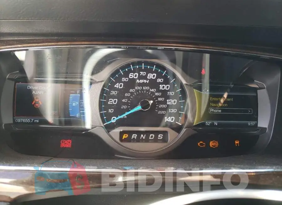 1FAHP2J84JG131817 Photo# 9