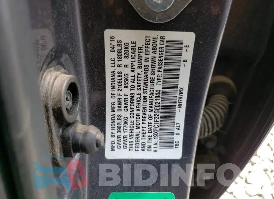 19XFC1F32GE021944 Photo# 12
