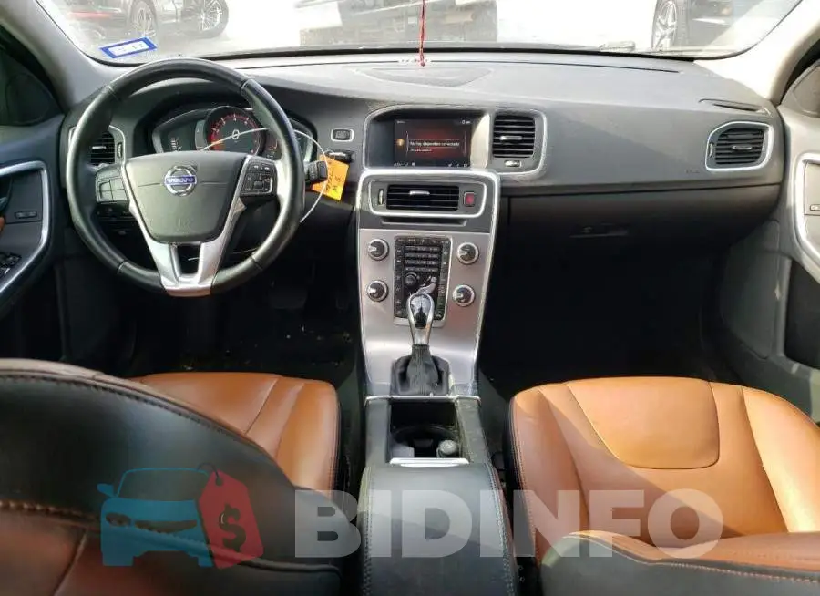 LYV402HK8HB138516 Photo# 8