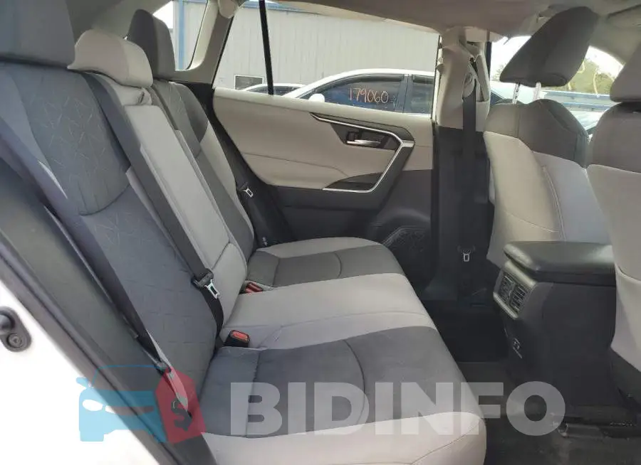 2T3P1RFV8MC237776 Photo# 6