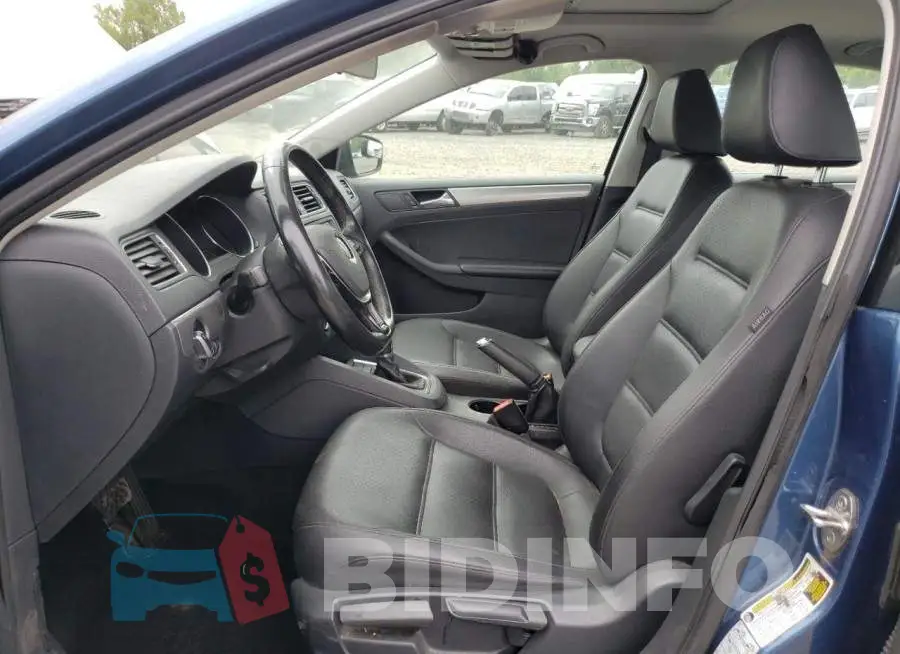 3VWD67AJ7GM390860 Photo# 7