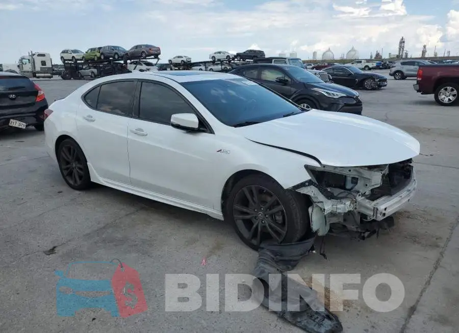 19UUB2F65KA002182 Photo# 4