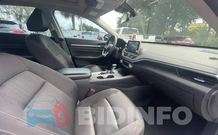 1N4BL4DV0KC217987 Photo# 5