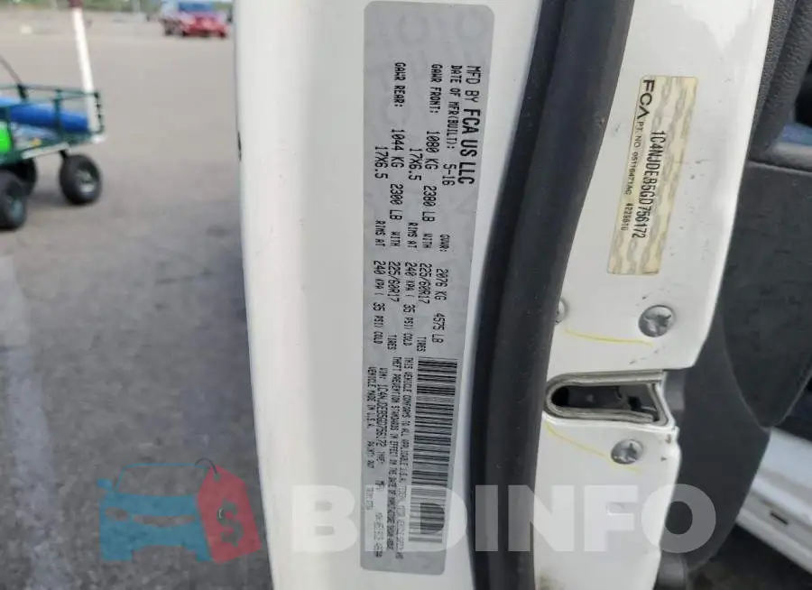 1C4NJDEB5GD756172 Photo# 12